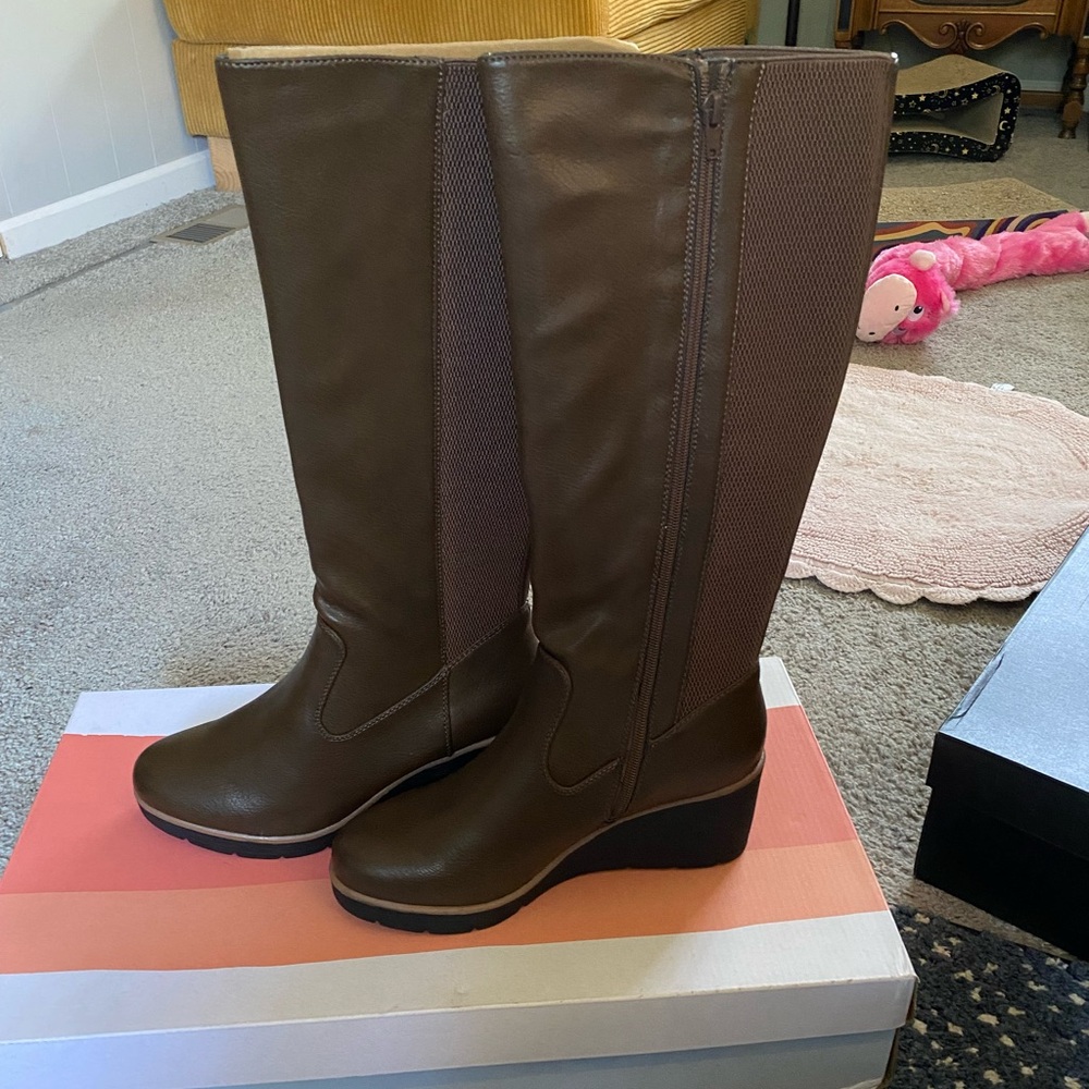 Brown Knee-High Women's Boots